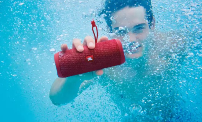 jbl flip 4 speaker in water
