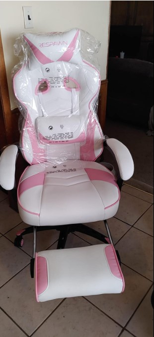 Respawn Gaming chair pink brand new packing with foot rest out rsp 110 pink